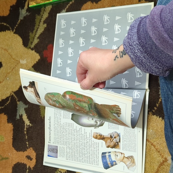 Book - Picture 3 of 4